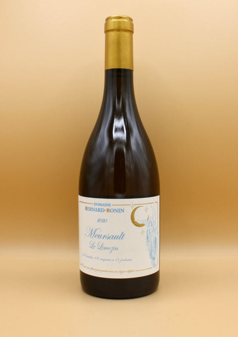 Découvrez le Domaine Bernard-Bonin à Meursault, où Véronique Bonin et Nicolas Bernard cultivent 7 hectares de vignes et biodynamie. Avec des pratiques naturelles comme le labour au cheval et zéro cuivre, leurs vins d’exception sont reconnus mondialement pour leur pureté et leur élégance.