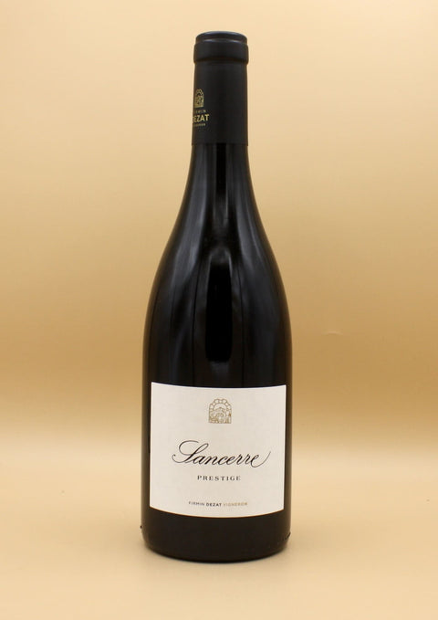 Explorez l'excellence du Domaine Dezat avec le Sancerre Prestige Rouge 2023. Réputé pour ses vins de Loire d'exception, le domaine propose ici un Pinot Noir élégant aux arômes fruités et notes boisées délicates. Idéal pour accompagner viandes rouges et plats raffinés.